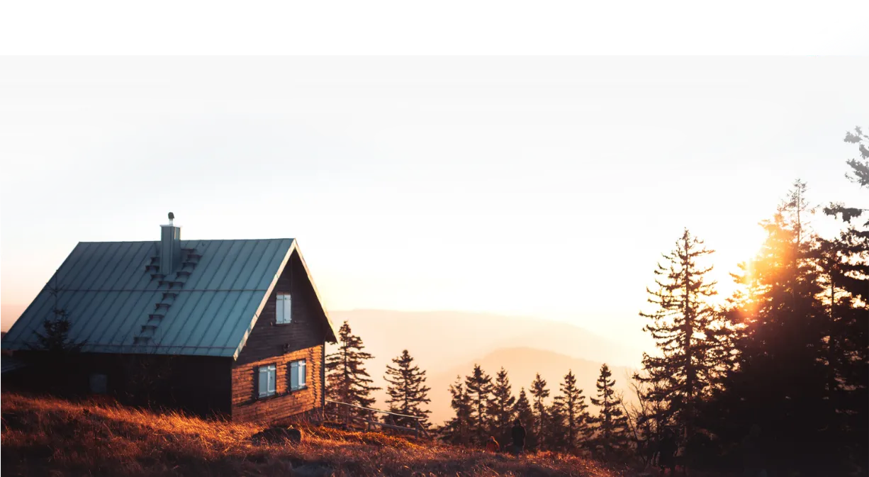 Chata při východu slunce